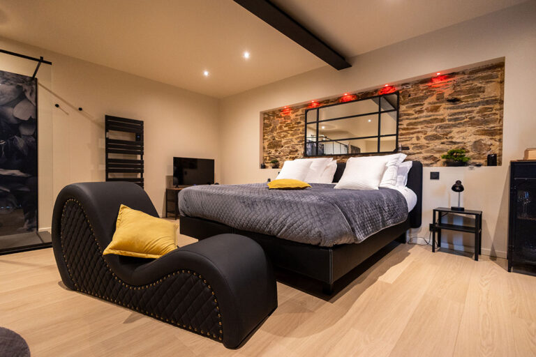 Chambre romantique L'Atelier avec jacuzzi en Normandie